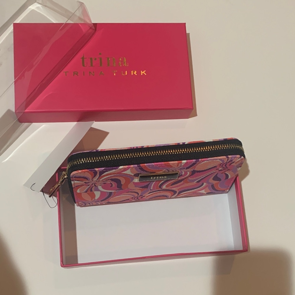 NWT Trina Turk Vibrant Pink and Purple Wallet - Picture 4 of 5